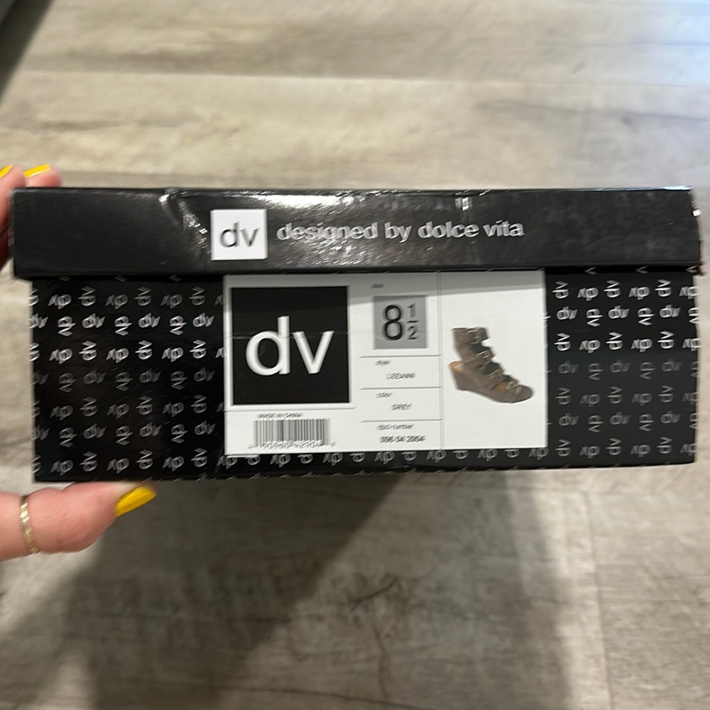 NWT • DV by dolce vita • leeann buckle wedge - Picture 2 of 7